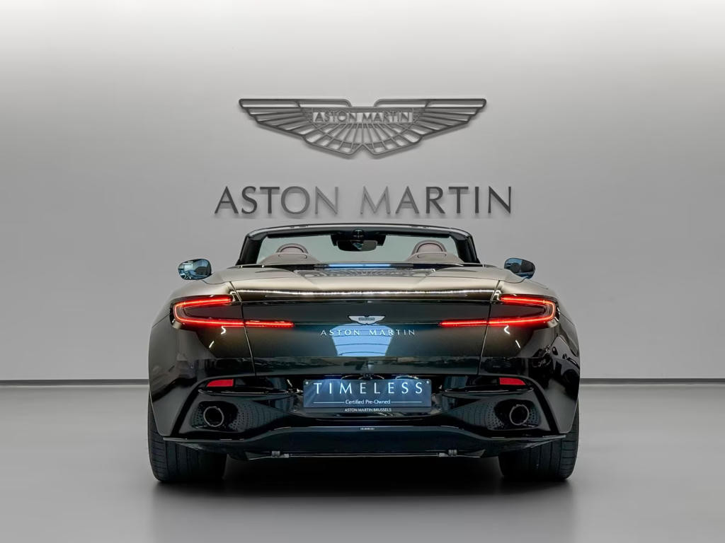 Aston Martin DB12