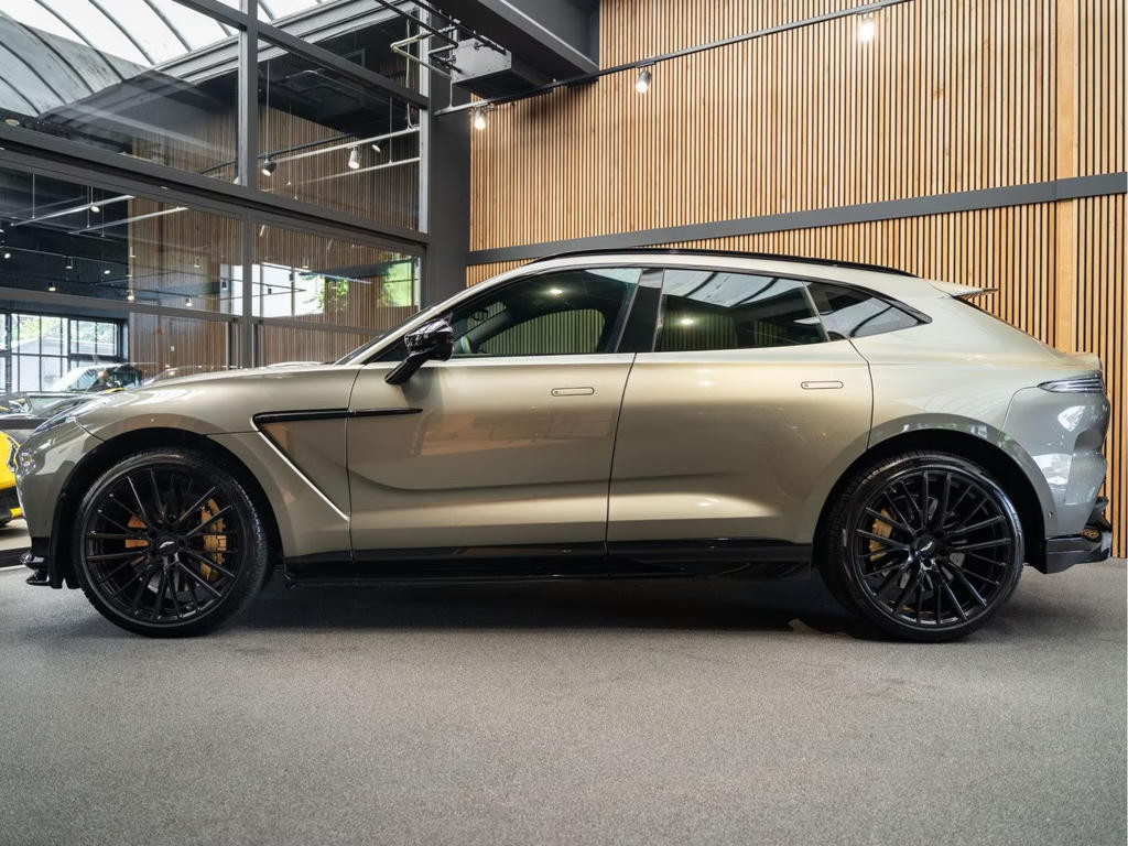 Aston Martin DBX