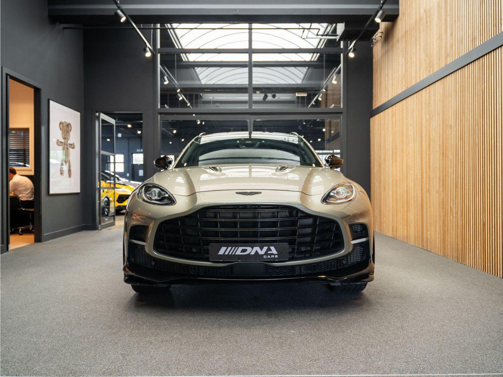 Aston Martin DBX