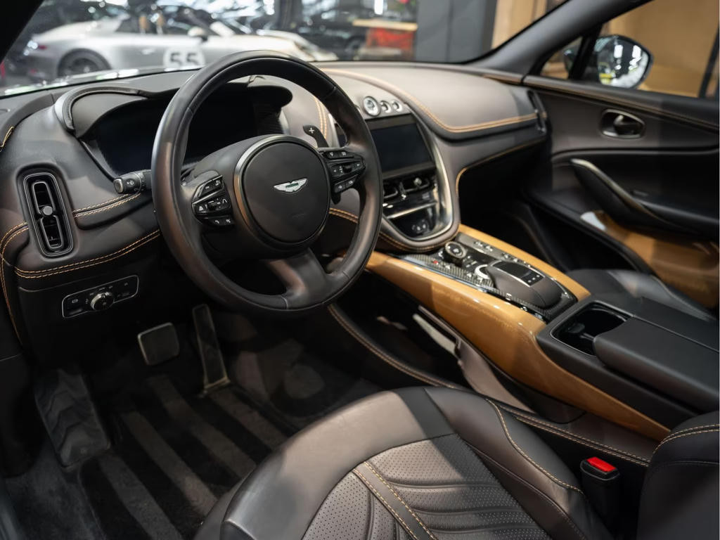 Aston Martin DBX