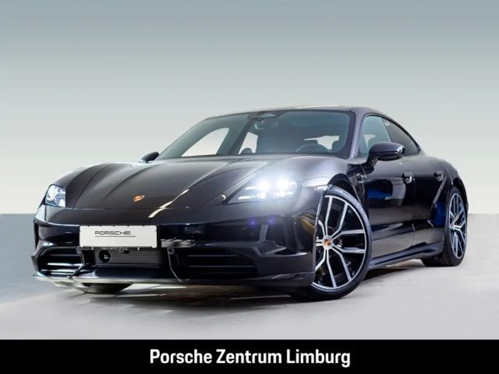 Porsche Taycan Black Edition 4