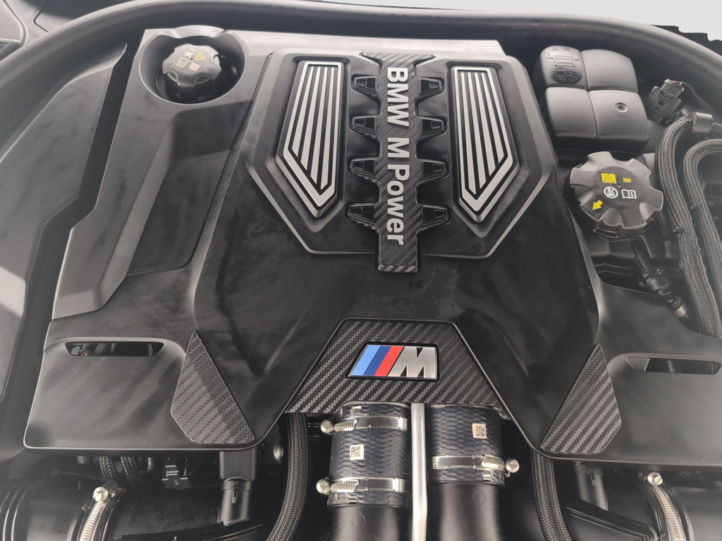 BMW M8