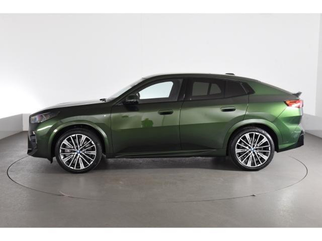 BMW iX2 xDrive30