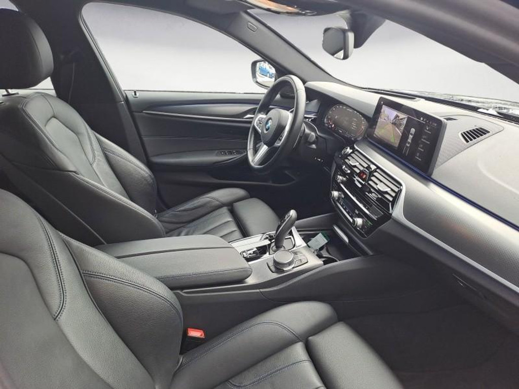 BMW M550