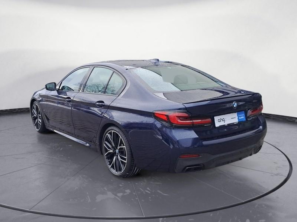 BMW M550