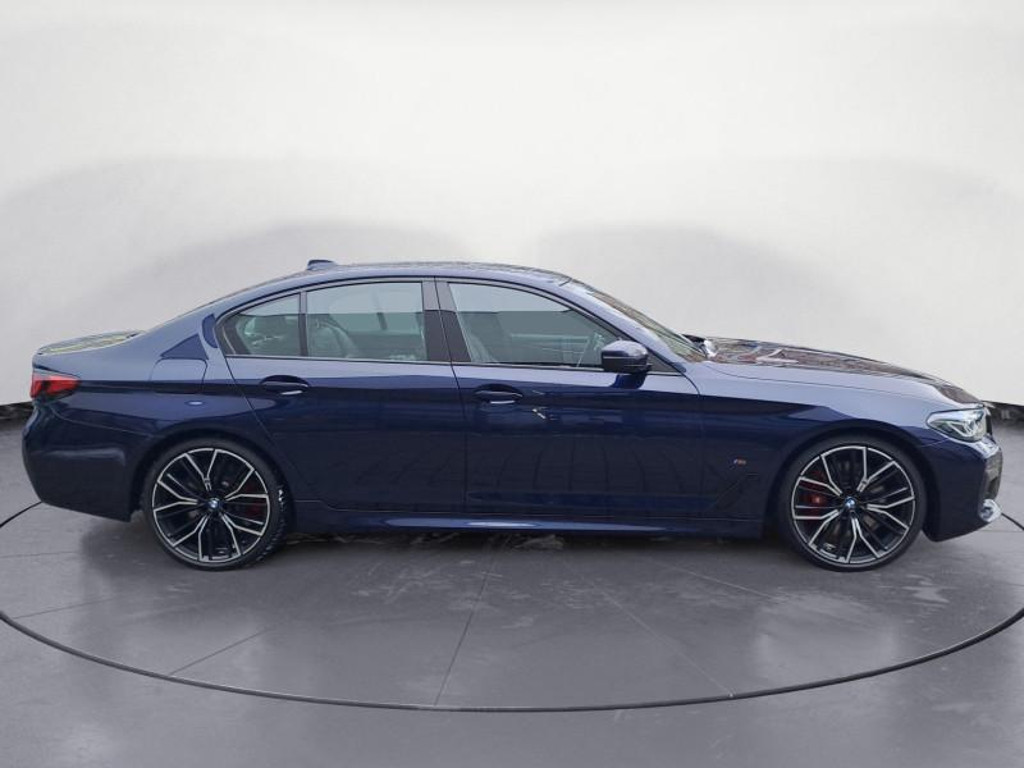 BMW M550