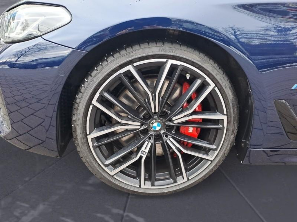 BMW M550