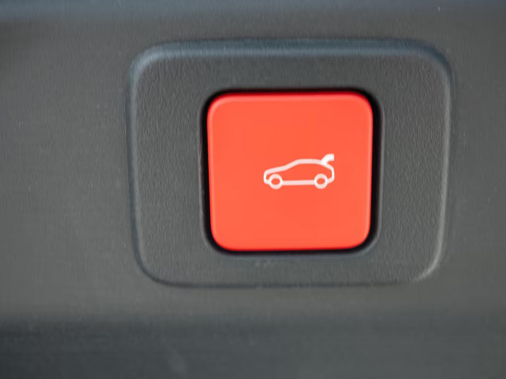 Peugeot E-3008