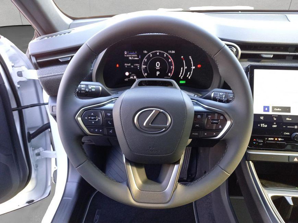 Lexus LBX