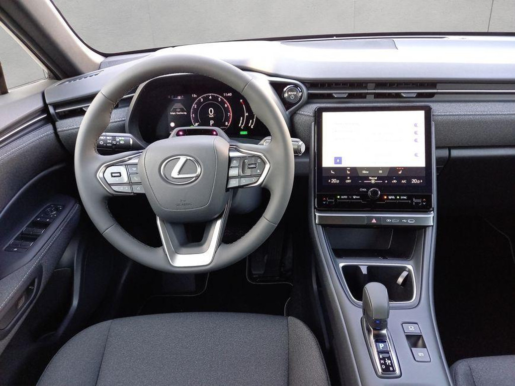 Lexus LBX