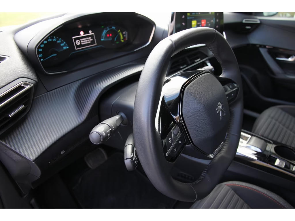 Peugeot e-2008