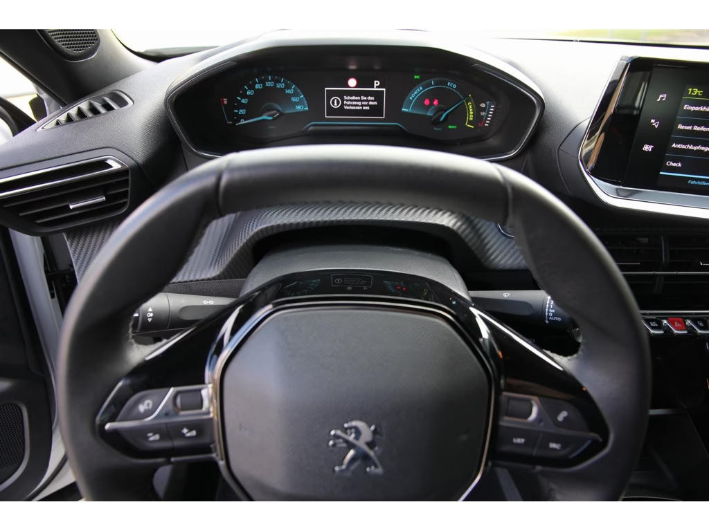 Peugeot e-2008