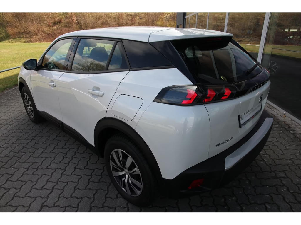 Peugeot e-2008