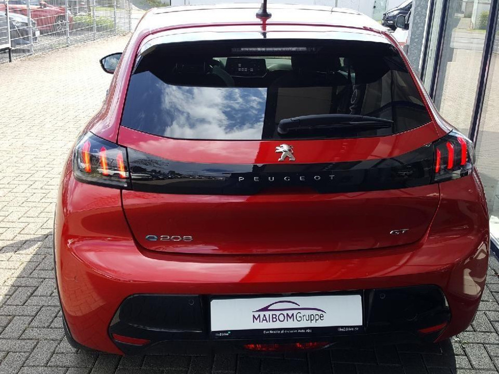 Peugeot e-208