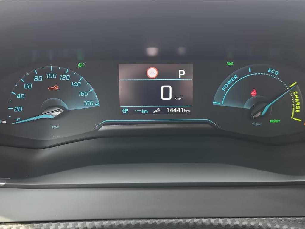Peugeot e-208
