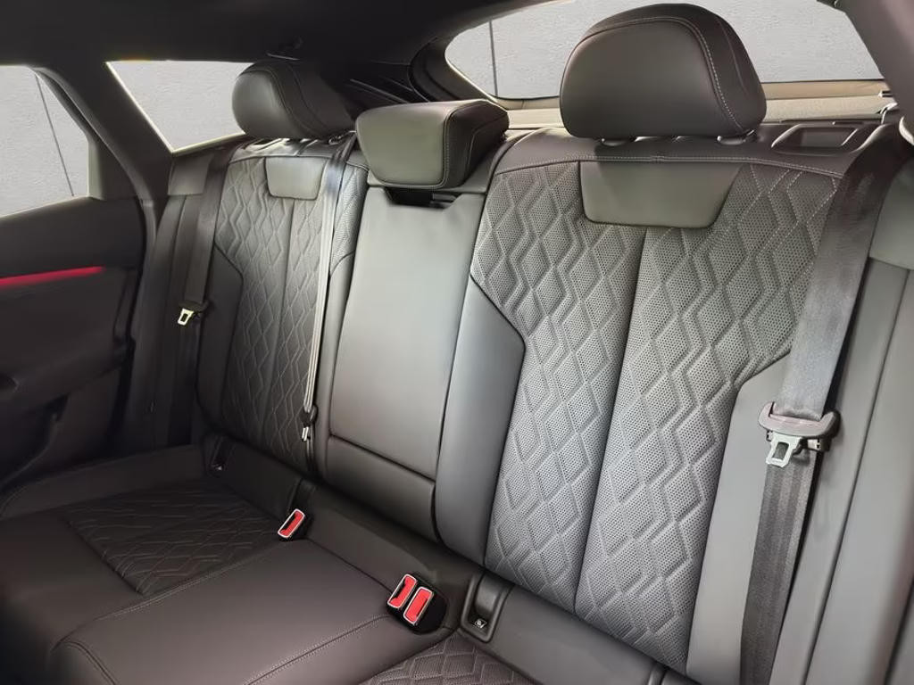 Audi S6 e-tron