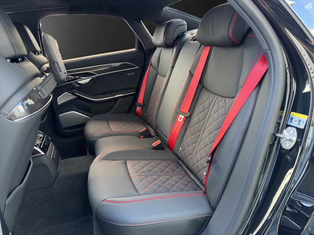 Audi S8