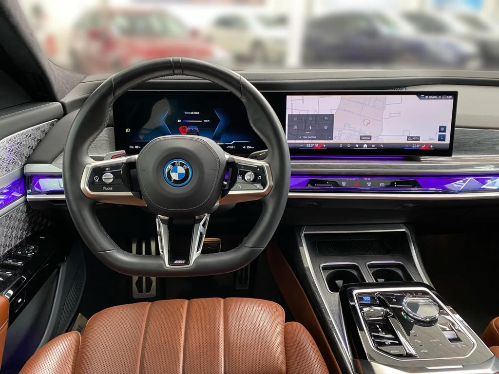BMW i7