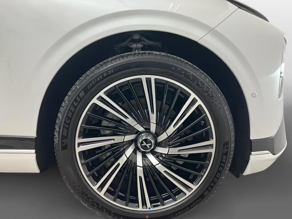 Xpeng G9