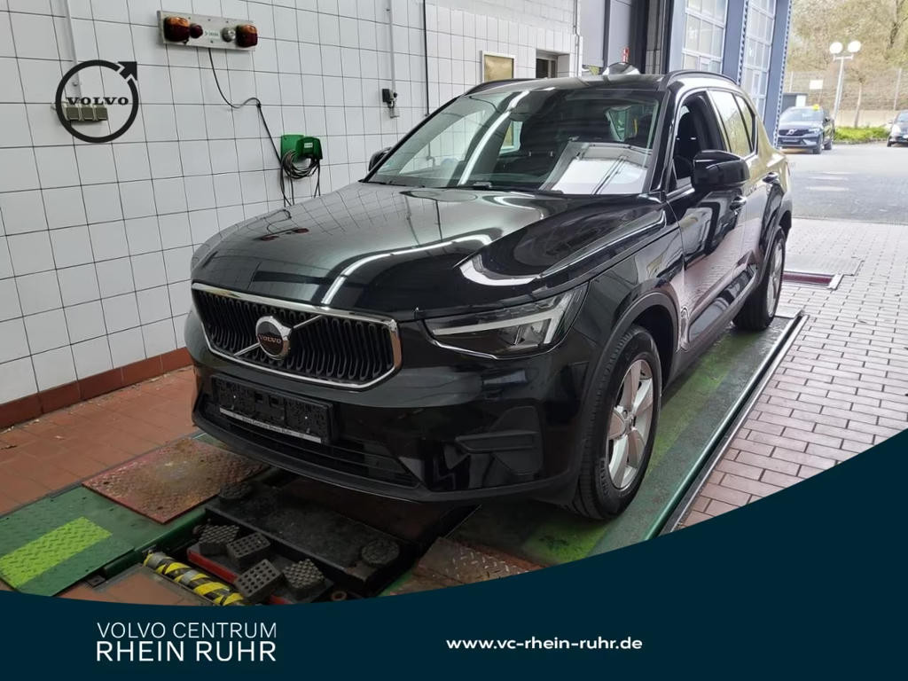 Volvo XC40 T2 ESSENTIAL WINTERPAK+MET+NAVI+LED+LM17+