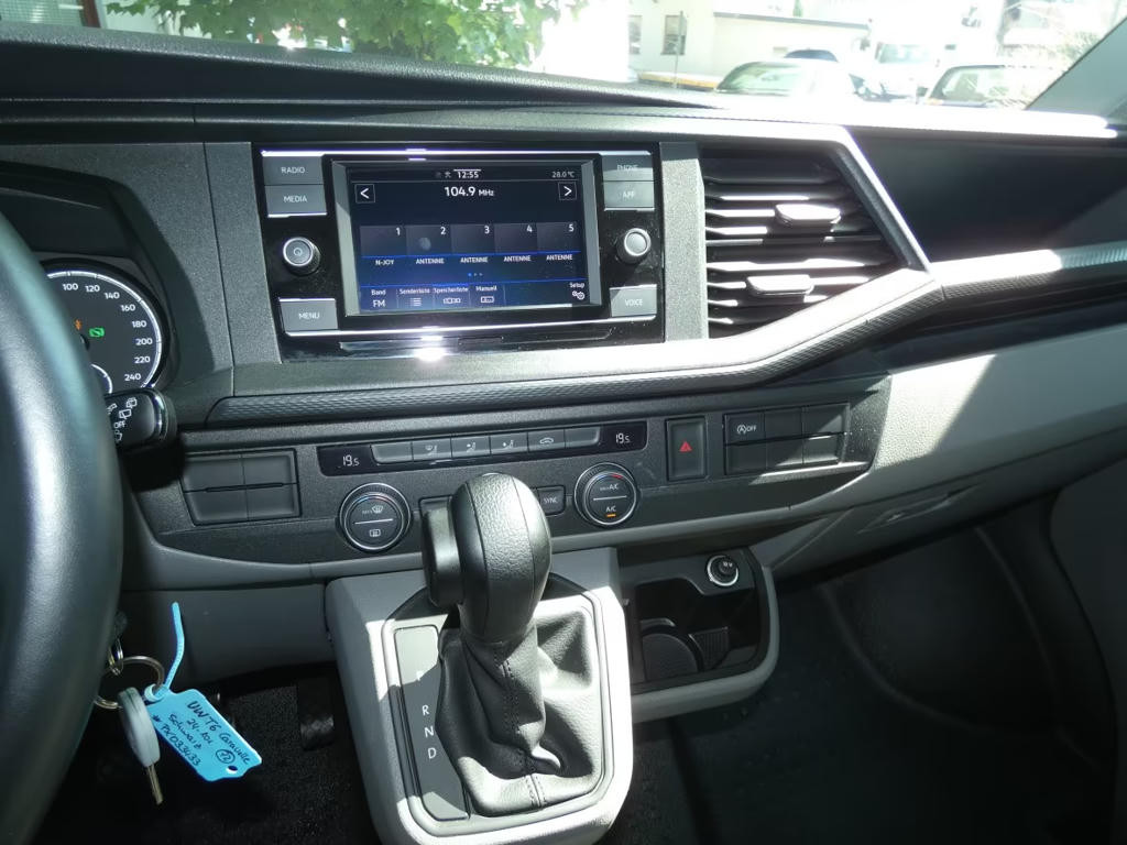 Volkswagen Caravelle