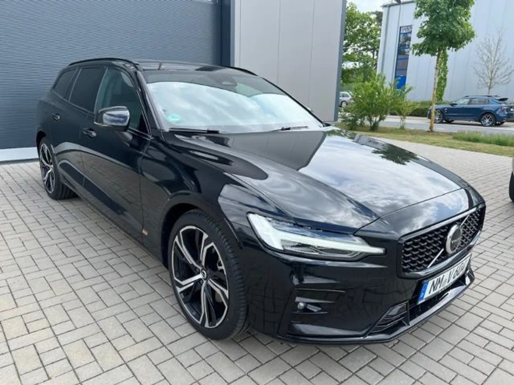 Volvo V60 Plus Dark