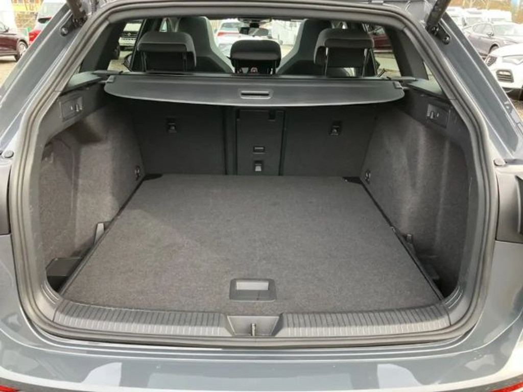 Volkswagen Golf 4Motion Variant R-Line Golf VIII 2.0 TSI