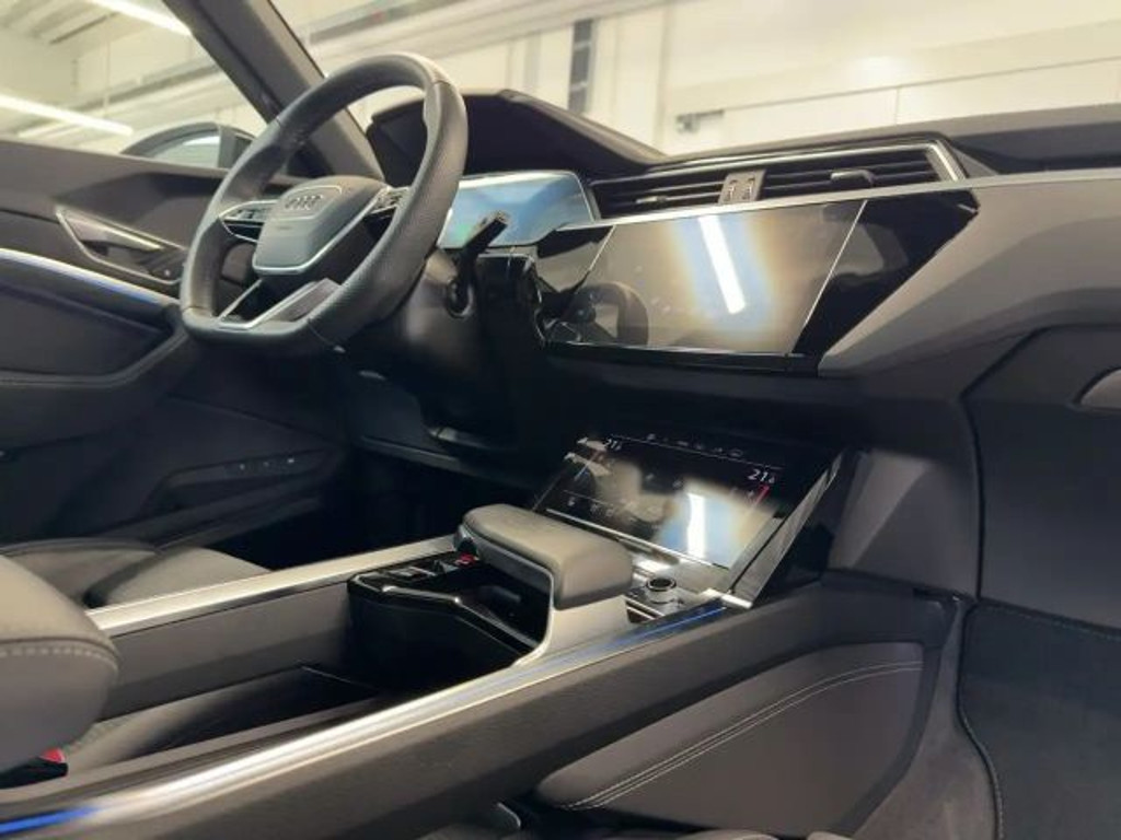 Audi SQ8 e-tron