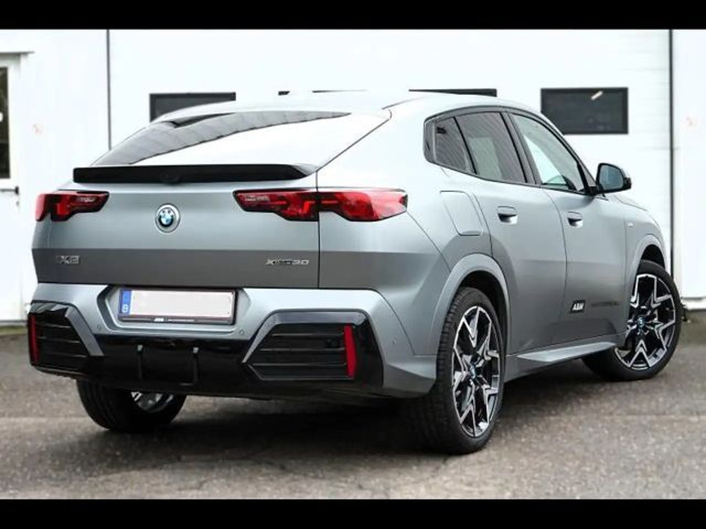 BMW iX2