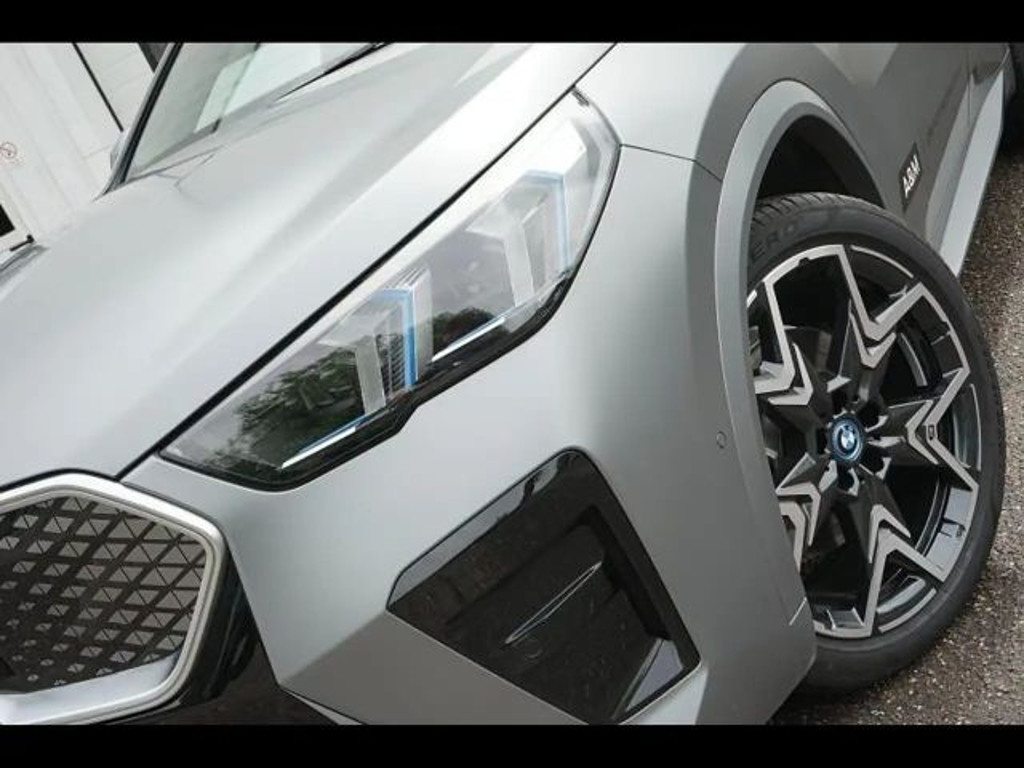BMW iX2
