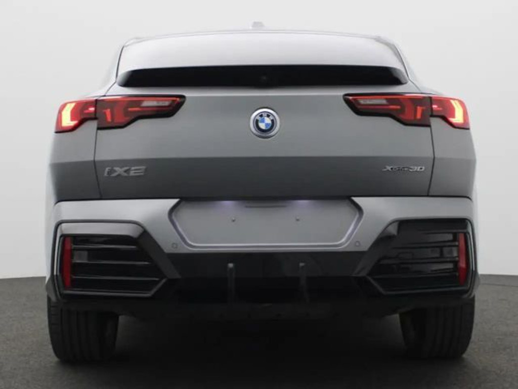 BMW iX2