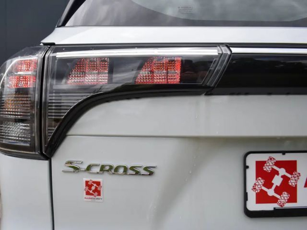 Suzuki S-Cross