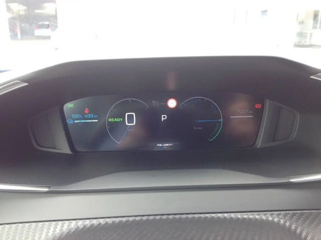 Peugeot e-2008