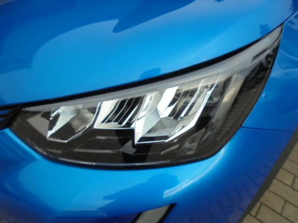 Peugeot e-2008