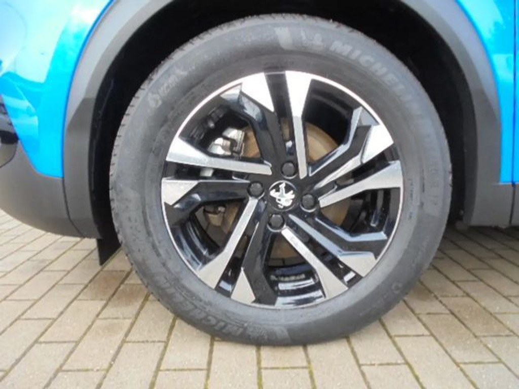 Peugeot e-2008
