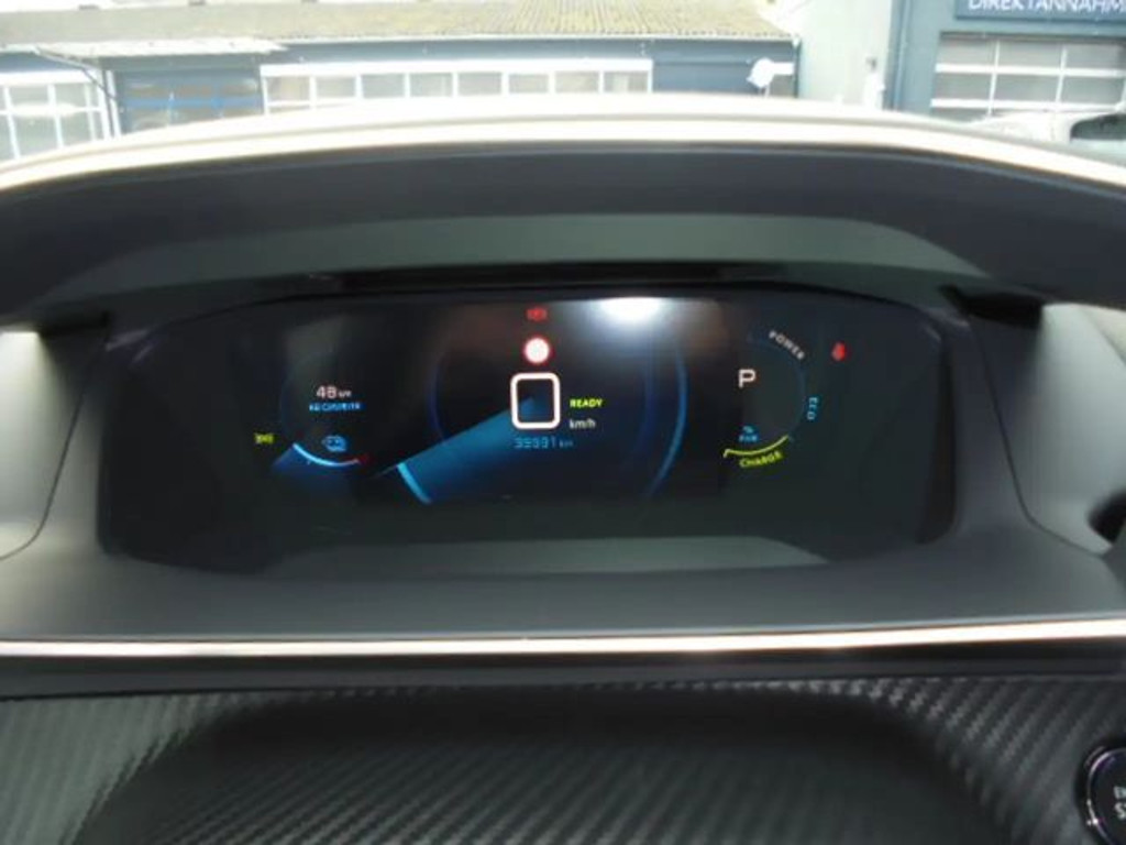 Peugeot e-2008