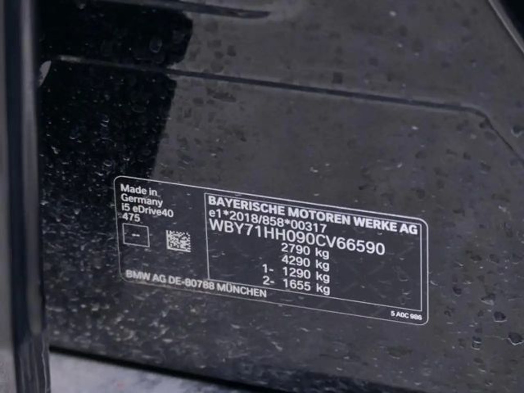 BMW i5