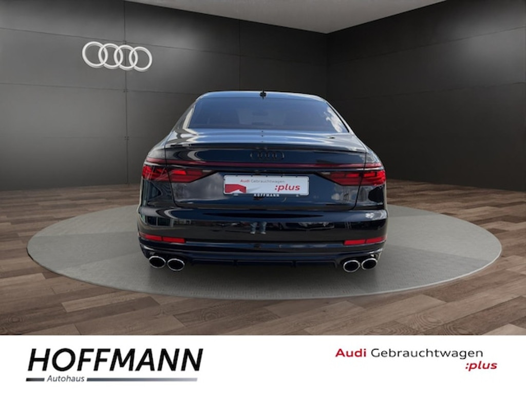 Audi S8