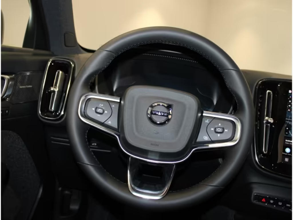 Volvo EX40