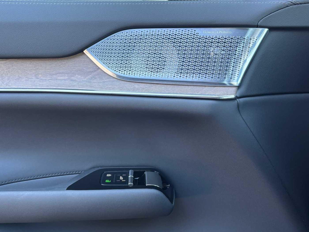 Volvo EX90