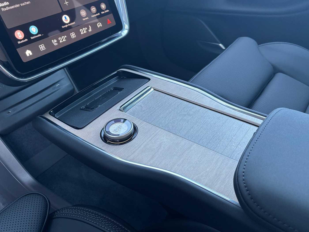 Volvo EX90