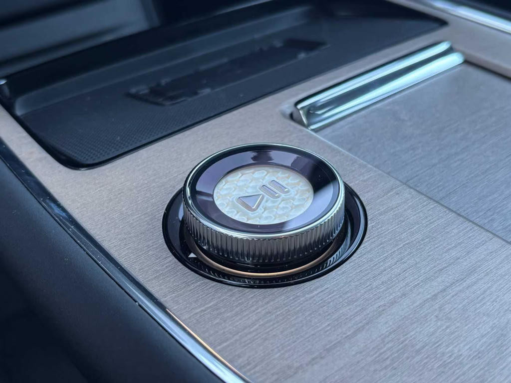 Volvo EX90