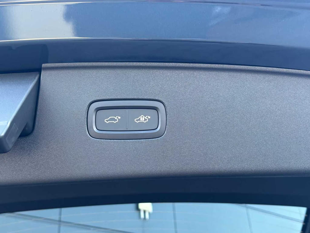 Volvo EX90