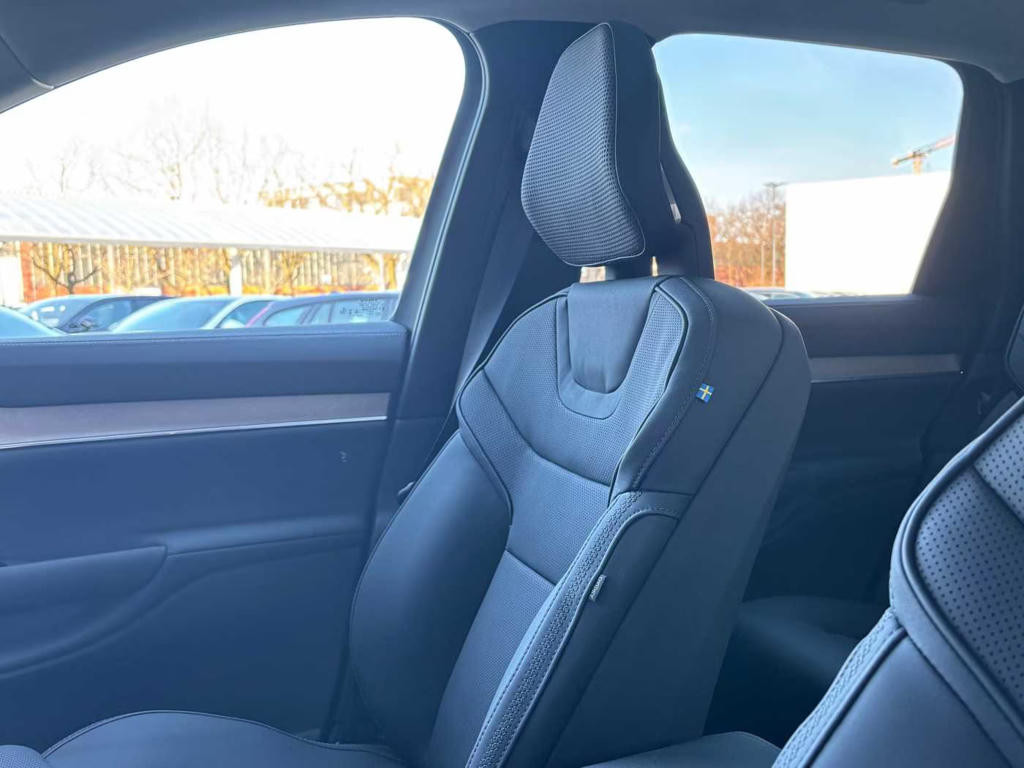 Volvo EX90