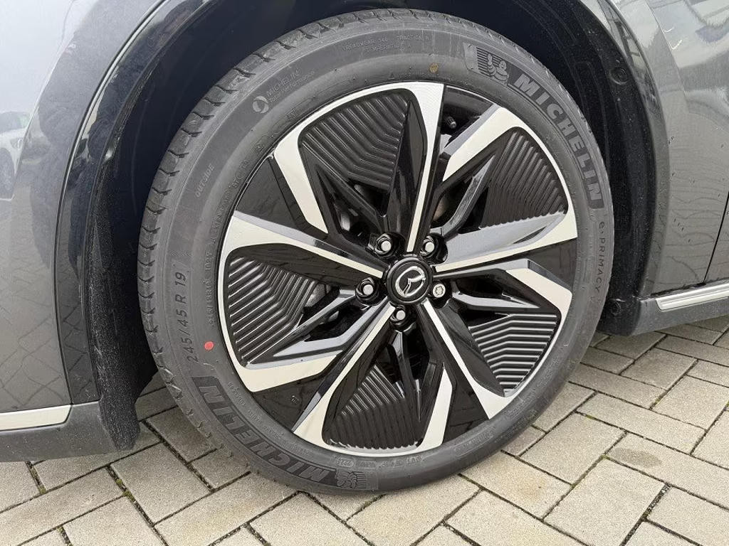 Mazda 6e