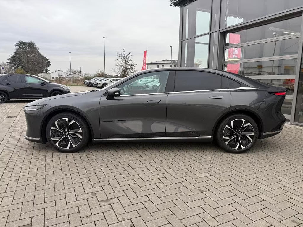 Mazda 6e