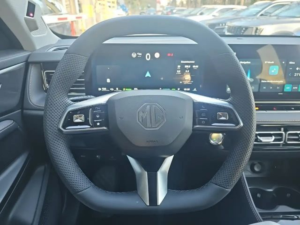 MG HS