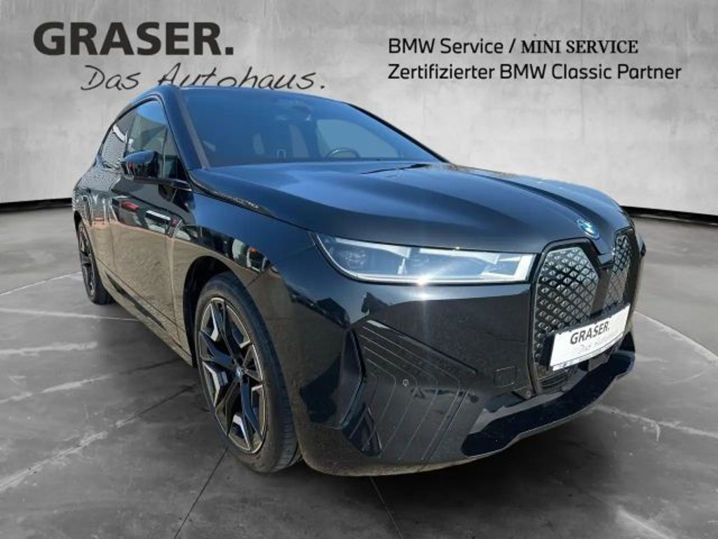 BMW iX
