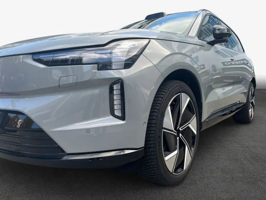 Volvo EX90