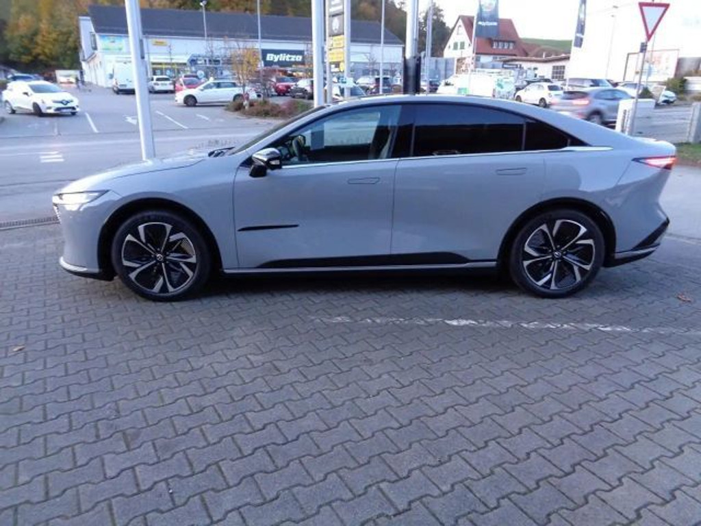 Mazda 6e
